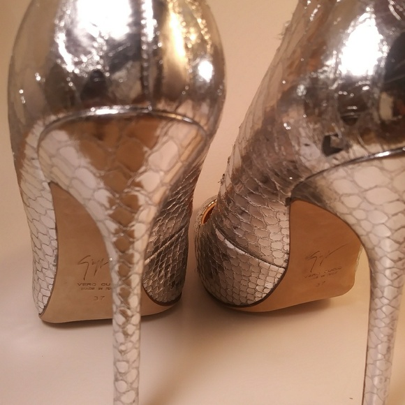 Giuseppe Snakeskin-embossed Metallic  Point-toe - Picture 4 of 6